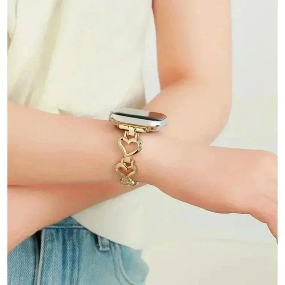 Gold-Plated Heart Apple Watch Band - Picture 4 of 4